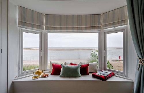 Felixstowe House | The Ferry Cottage - Three Bedroom House, Sleeps 6