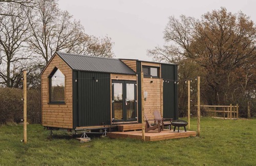 Abbess Roding Cabin | The Field View 2 by Tiny Away