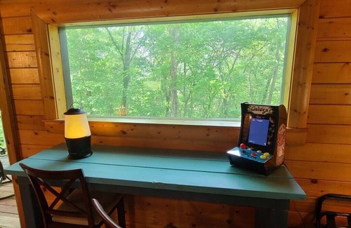 Lampe House | The Fire Fly Cabin @ The Overlook Cabins