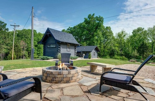 Lampe House | The Fire Fly Cabin @ The Overlook Cabins