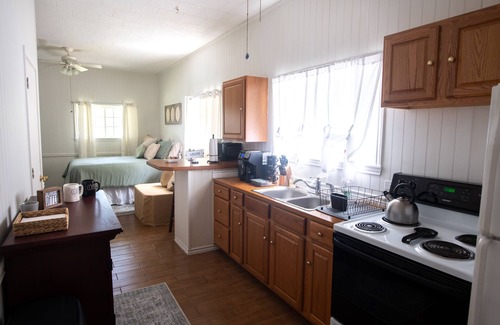 Dawson Apartment | The Firefly is between Waco and Corsicana, 5 minutes from the Navarro Mills Lake