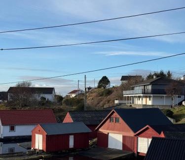 Nautnes House | The Fishermans Wharf