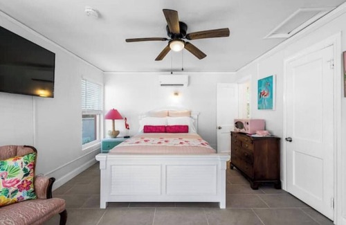 Melbourne Apartment | The Flamingo Room