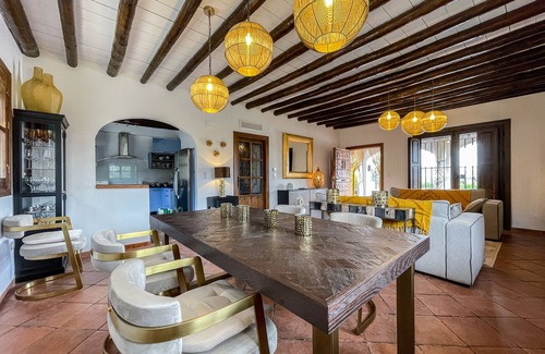 Montefrio Villa | The Fool on the Hill Sees the sun Going Down.nhe has Found a Wonderfull Spot,