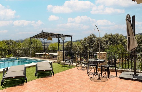 Montefrio Villa | The Fool on the Hill Sees the sun Going Down.nhe has Found a Wonderfull Spot,