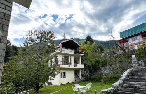 Old Manali Cottage | The ForestBound Cottage 3BHK BBQ Fireplace Manali