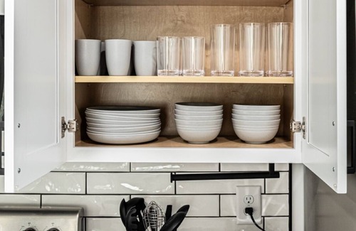 Westover House | The Fort - A family friendly home w/6 Bds and close to base. EV Charger onsite