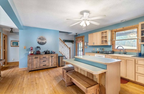 Front Royal Apartment | The Foundry Cabin | Historic 6BR Retreat w/Hot Tub, Propane Fire Pit & Games