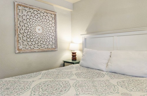 Manitou Springs Hotel | The Fountain Creek Inn of Downtown Manitou Springs [#103]n