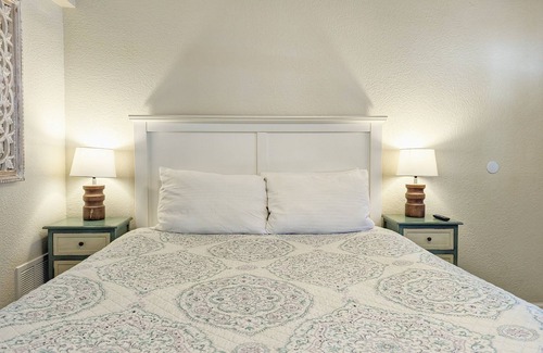 Manitou Springs Hotel | The Fountain Creek Inn of Downtown Manitou Springs [#103]n
