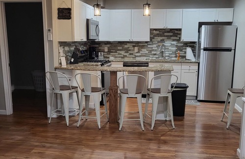 Thomas House | The Fox Den, 2 bdrm, walk to Purple Fiddle, near Canaan, Davis, Blackwater Falls