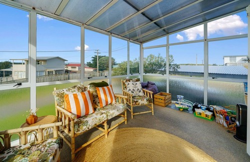 Foxton Beach House | THE FOX DEN – FOXTON BEACH HOLIDAY HOME, pet friendly in Foxton
