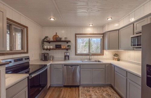 Wright City Ski Chalet | The Frieden Hideout by Innsbrook Vacations!