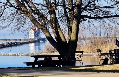 Lorain House | The Front House by the Lake