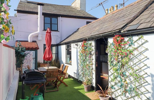 Treffynnon Cottage | The Funky Flat