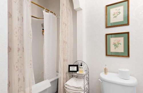 Santa Rosa Bed & Breakfast | The Gables Wine Country Inn