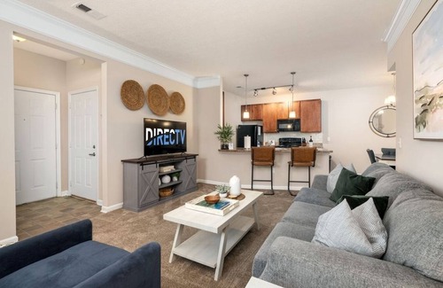 Preserve North Apartment | The Gahanna Haven | ~Attached Garage~ | No Steps!