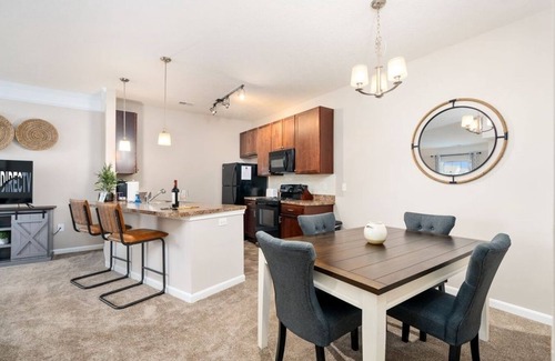 Preserve North Apartment | The Gahanna Haven | ~Attached Garage~ | No Steps!