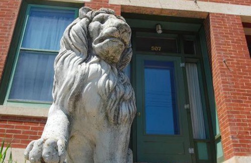 Galena House | The Galena Row House