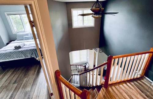 Tuxedo Park House | The Games House - Sleeps 8, 3 Bed, 3 Bath - Free Parking