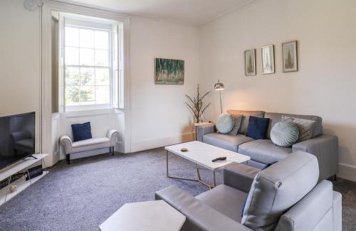 Carlton-in-Cleveland House | The Garden Apartment