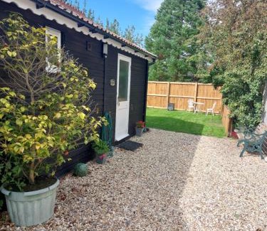 Hewish House | The Garden Room at Poplar Cottage