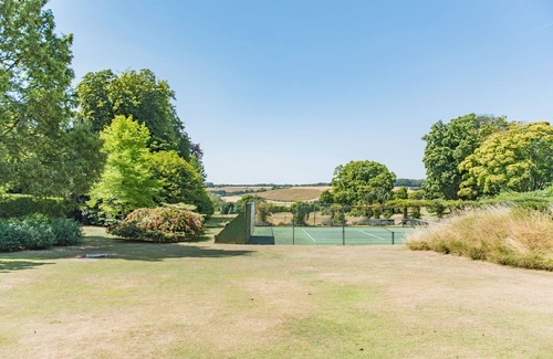 Folkestone House | The Gate House - sleeps 4 guests in 2 bedrooms