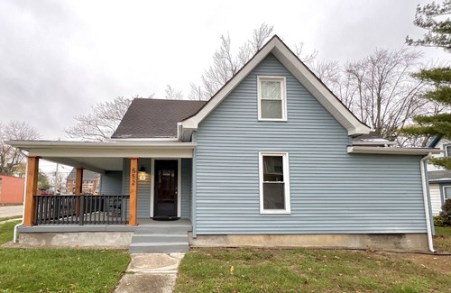 Xenia House | The Gathering Place - 10 min Yellow Springs - 15 min Dayton Air Force Museum