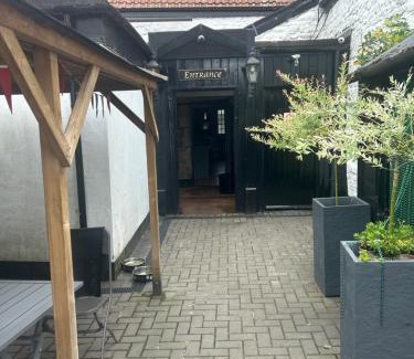 Barrow Gurney Hotel | The George & Dragon Tearoom Accommodation Felton