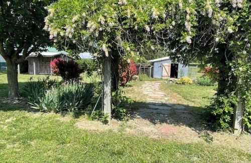 Jamestown House | The Getaway at Horse View Farm Long term available