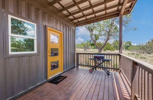 Burnet Apartment | The GlampBox. Lakefront, 20acres, Starlink Wifi!