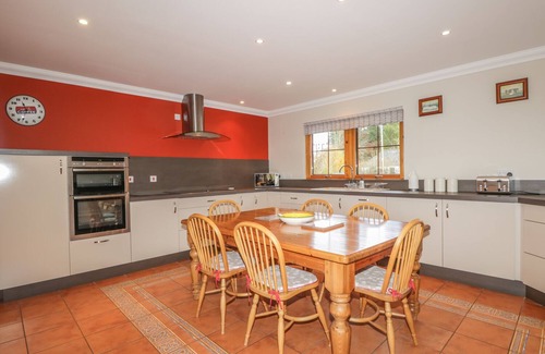 Invergordon Cottage | THE GLEBE, pet friendly, with open fire in Invergordon