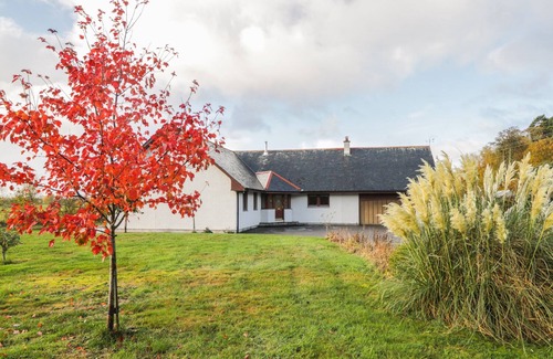 Invergordon Cottage | THE GLEBE, pet friendly, with open fire in Invergordon