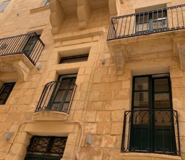 Senglea Apartment | The Glen Residences