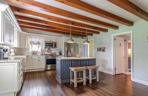 Kaneville House | The Goat Farm