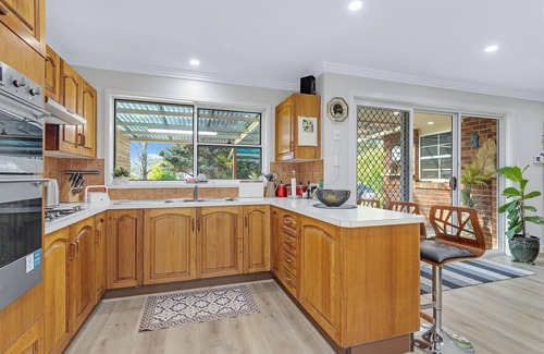 Basin View House | The Goddess of Wine Retreat with 3pm Checkout