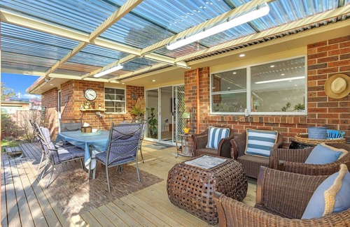 Basin View House | The Goddess of Wine Retreat with 3pm Checkout