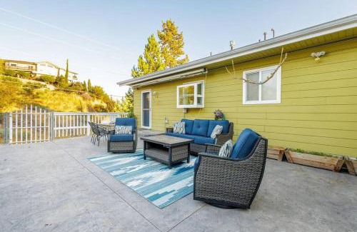 Altamont House | The Golden Hour On Klamath Lake