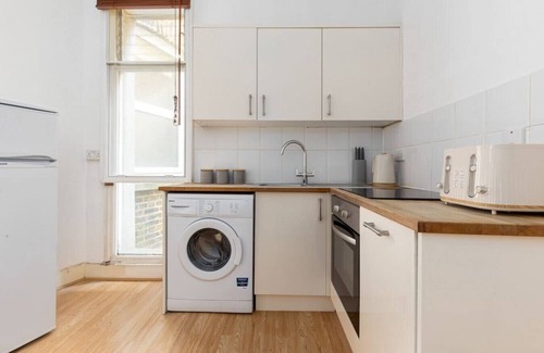 Shepherd's Bush Apartment | The Goldhawk Road Apartments