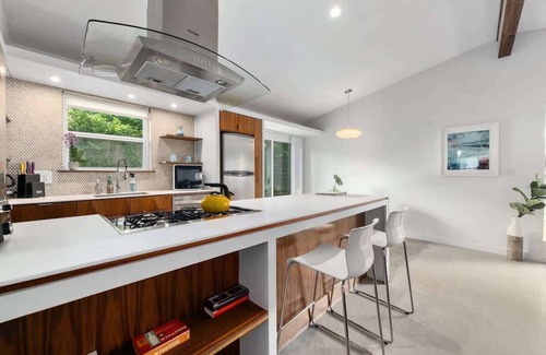 South River City House | The Goldie | Stylish SoCo Pet-Friendly Stay