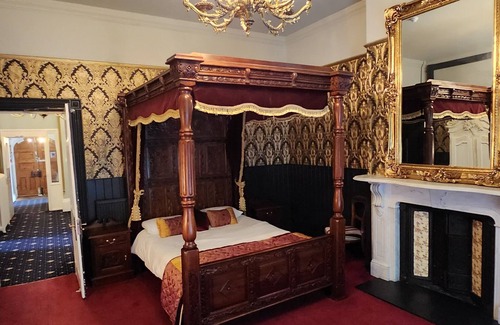 Bristol Other | The Gothic Mansion hosting large family reunions, weddings & corporate events.