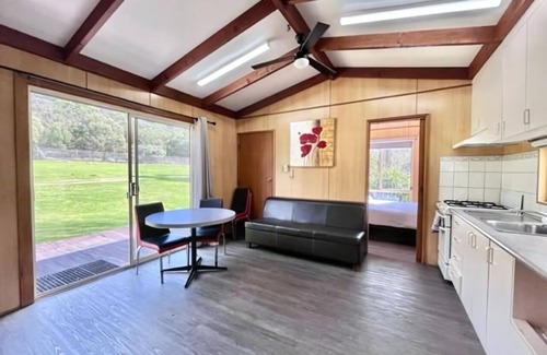 Halls Gap Hotel | The Grampians Motel & The Views Restaurant