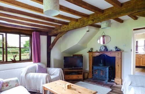 East Dereham Cottage | THE GRANARY, pet friendly, character holiday cottage in Hingham