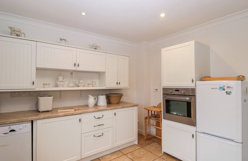 Llanvair Kilgeddin Cottage | THE GRANARY, pet friendly, with a garden in Monmouth