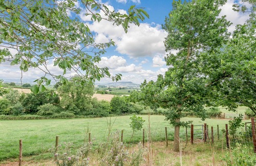 Llanvair Kilgeddin Cottage | THE GRANARY, pet friendly, with a garden in Monmouth