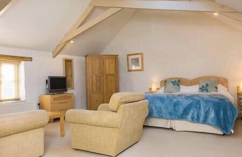 Pelynt House | The Granary Suite: A spacious Double/Twin suite