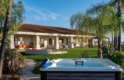 Temecula Apartment | The Grape Escape: Panoramic Views In Wine Country