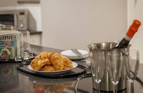 Thorpe Market Hotel | The Green House Hotel Cromer Sleeps 20 - Hot Tub