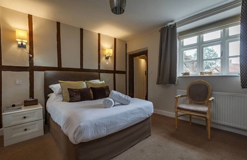 Thorpe Market Hotel | The Green House Hotel Cromer Sleeps 20 - Hot Tub