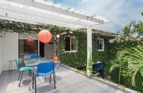 Cali House | The green house (Jacuzzi)